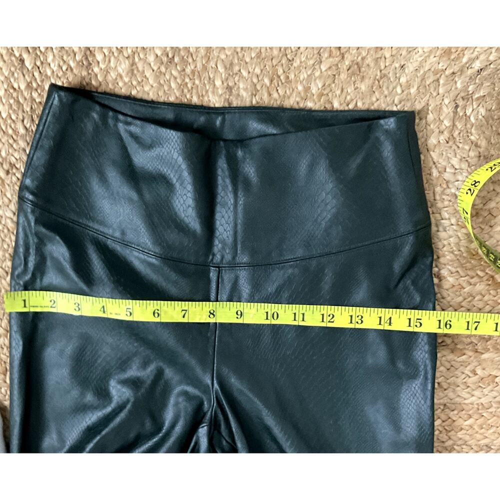 Runway Faux Leather Textured Leggings Women's Size 4 Black Pull-On Skinny Pants - Picture 4 of 6